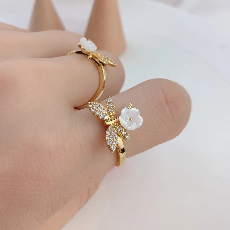 Elegant Floral Open Ring With Rhinestones